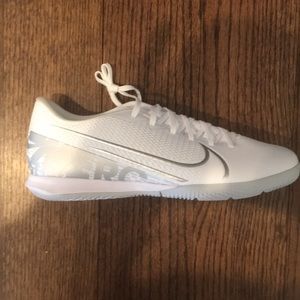 Nike Vapor 13 Academy IC